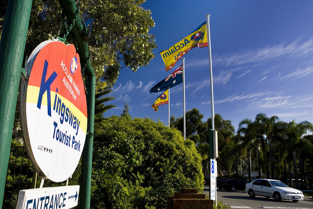 Acclaim Kingsway Tourist Park Hotel Madeley Bagian luar foto